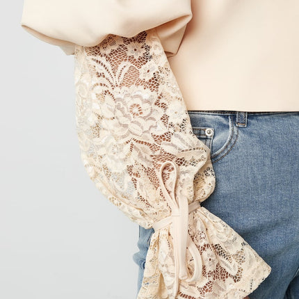 Blazer court tendance avec dentelle