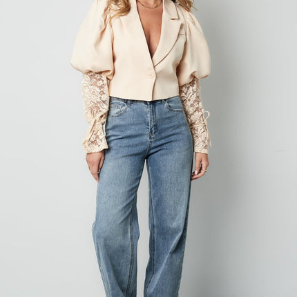 Blazer court tendance avec dentelle