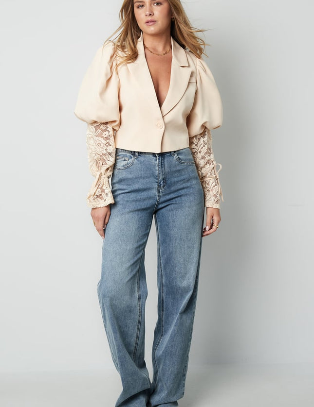 Blazer court tendance avec dentelle